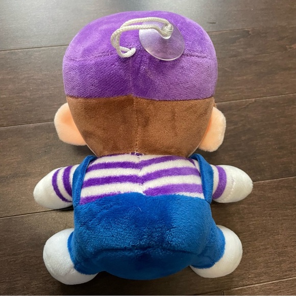 Mario Brothers Luigi 8 inch Plush - Picture 4 of 5